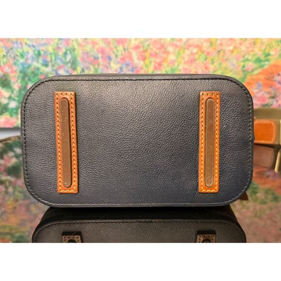 EUC Dooney & Bourke Leather Raleigh Roxy Navy Bucket Bag - Picture 8 of 11